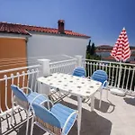 Jolanda Apartment